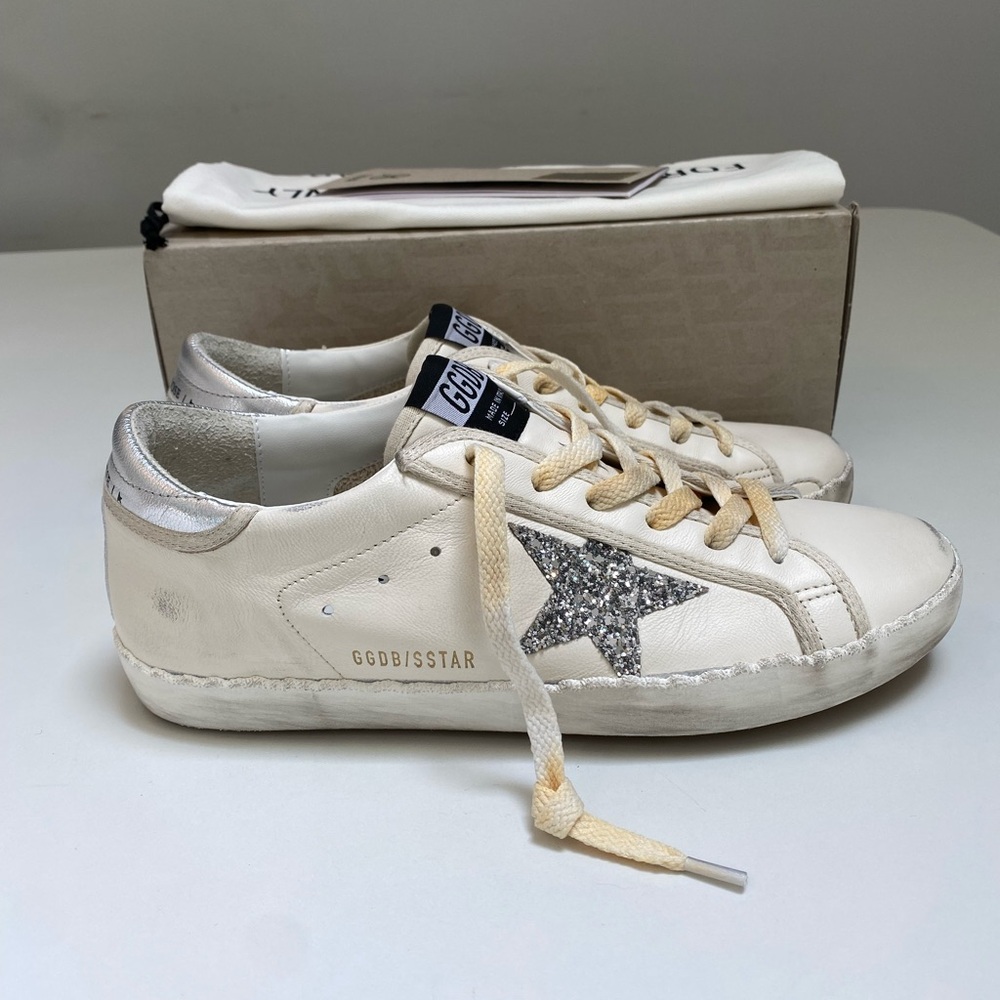 Golden Goose Superstar Sneaker in White Leather/Silver/Glitter Sz 40 New in Box - Picture 2 of 15